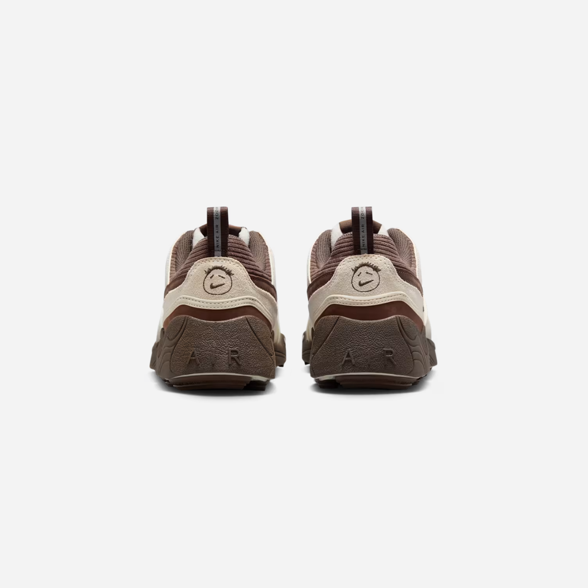 NIKE ZOOM FIELD JAXX X TRAVIS SCOTT