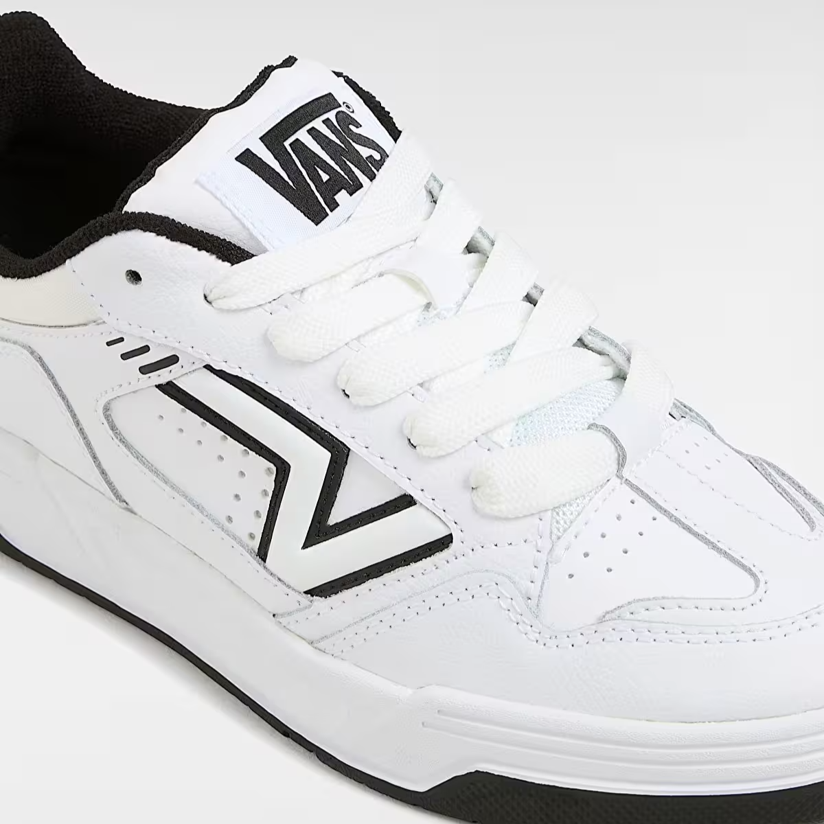 VANS UPLAND WHITE/BLACK